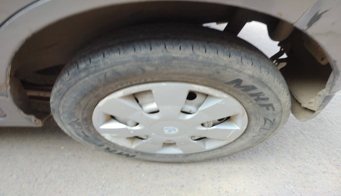 2014 Maruti Wagon R 1.0 LXI CNG, Petrol, Manual, 1,03,313 km, tyre