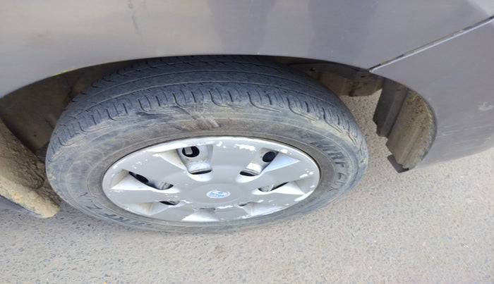 2014 Maruti Wagon R 1.0 LXI CNG, Petrol, Manual, 1,03,313 km, tyre