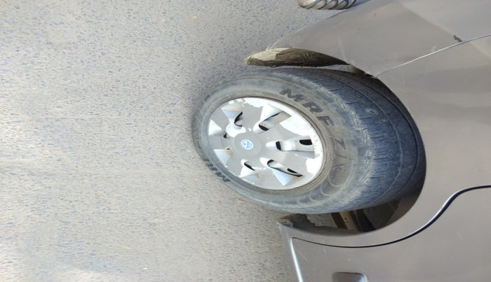 2014 Maruti Wagon R 1.0 LXI CNG, Petrol, Manual, 1,03,313 km, tyre