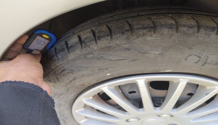 2012 Skoda Rapid AMBITION 1.6 TDI CR MT, Diesel, Manual, 74,296 km, tyre