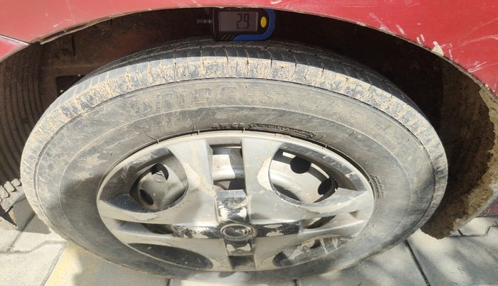 2014 Hyundai Eon D-LITE+, Petrol, Manual, 65,300 km, tyre