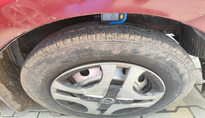 2014 Hyundai Eon D-LITE+, Petrol, Manual, 65,300 km, tyre