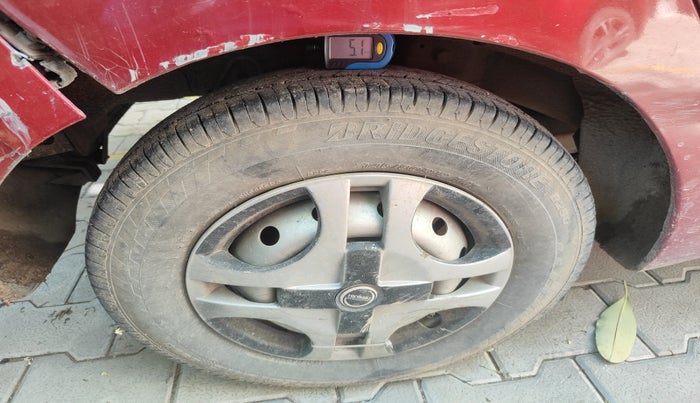 2014 Hyundai Eon D-LITE+, Petrol, Manual, 65,300 km, tyre