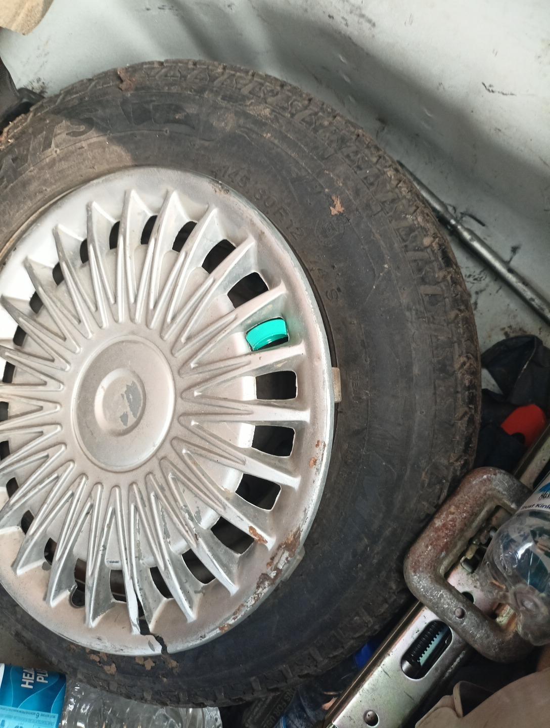 2017 Hyundai Eon ERA +, Petrol, Manual, 56,692 km, tyre