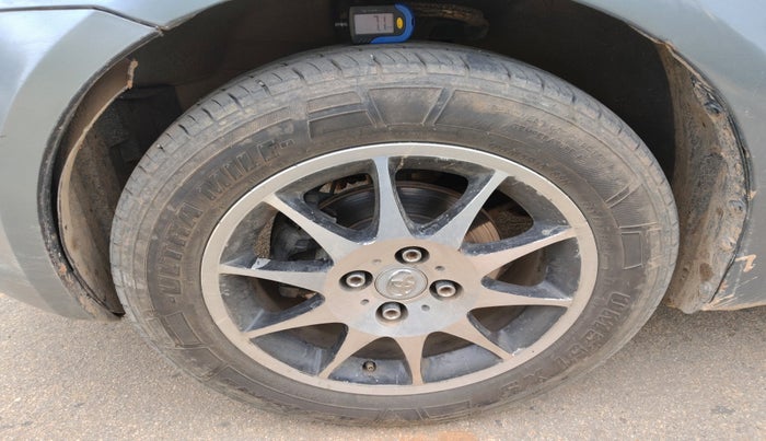 2010 Maruti Swift LXI, Petrol, Manual, 88,219 km, tyre