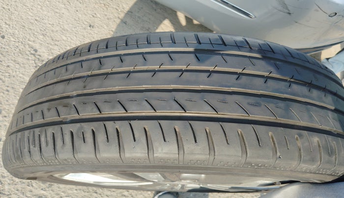 2014 Mercedes Benz E Class E 250 CDI AVANTGARDE, Diesel, Automatic, 1,30,685 km, tyre