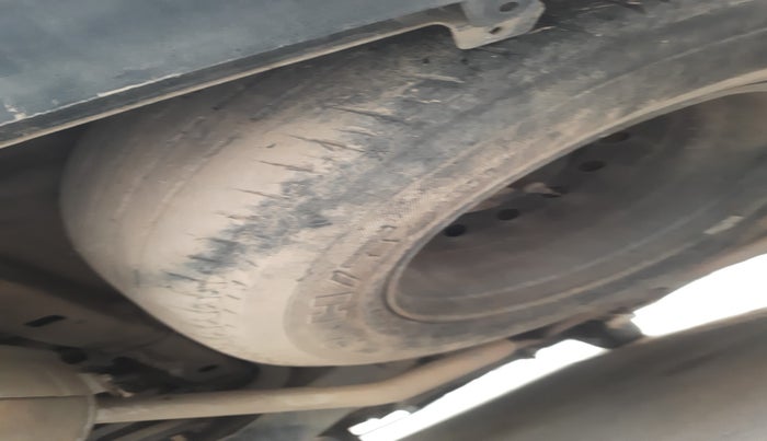 2017 Mahindra XUV500 W10 AT 1.99, Diesel, Automatic, 1,76,210 km, tyre