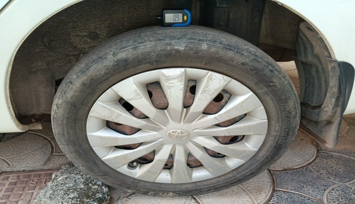 2015 Toyota Etios GD, Diesel, Manual, 94,735 km, tyre