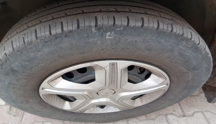 2021 Tata Harrier XM 2.0L KRYOTEC, Diesel, Manual, 49,661 km, tyre