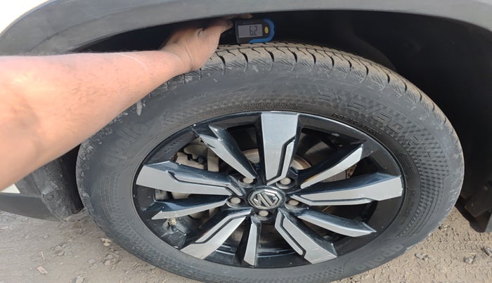 2020 MG HECTOR PLUS SHARP 2.0 DIESEL TURBO MT 6-STR, Diesel, Manual, 1,29,590 km, tyre