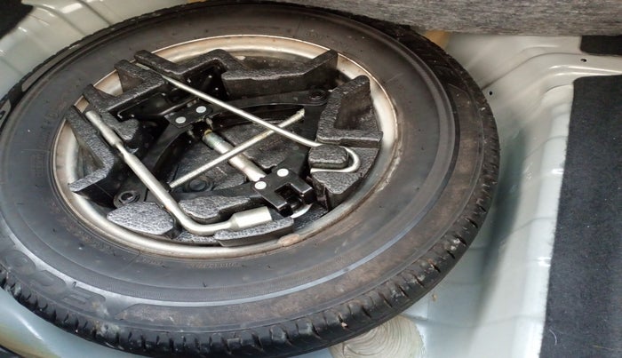 2021 Tata ALTROZ XE PETROL, Petrol, Manual, 35,000 km, tyre