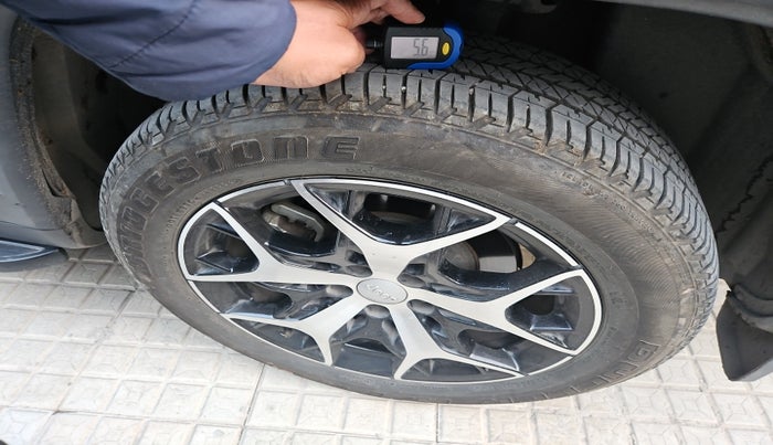 2023 Jeep MERIDIAN LIMITED (O) 4X2 AT, Diesel, Automatic, 20,500 km, tyre