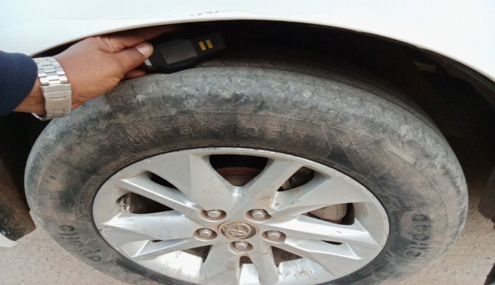 2018 Toyota Innova Crysta 2.4 GX 8 STR, Diesel, Manual, 2,37,752 km, tyre