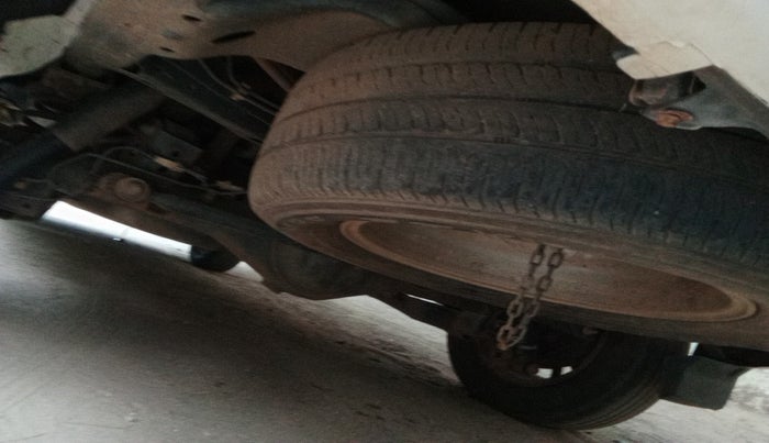 2018 Toyota Innova Crysta 2.4 GX 8 STR, Diesel, Manual, 2,37,752 km, tyre