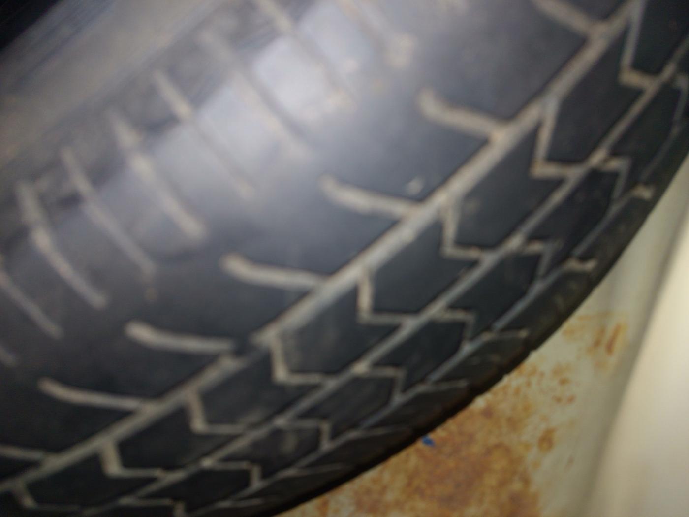 2013 Maruti Swift Dzire VXI, Petrol, Manual, 79,000 km, tyre