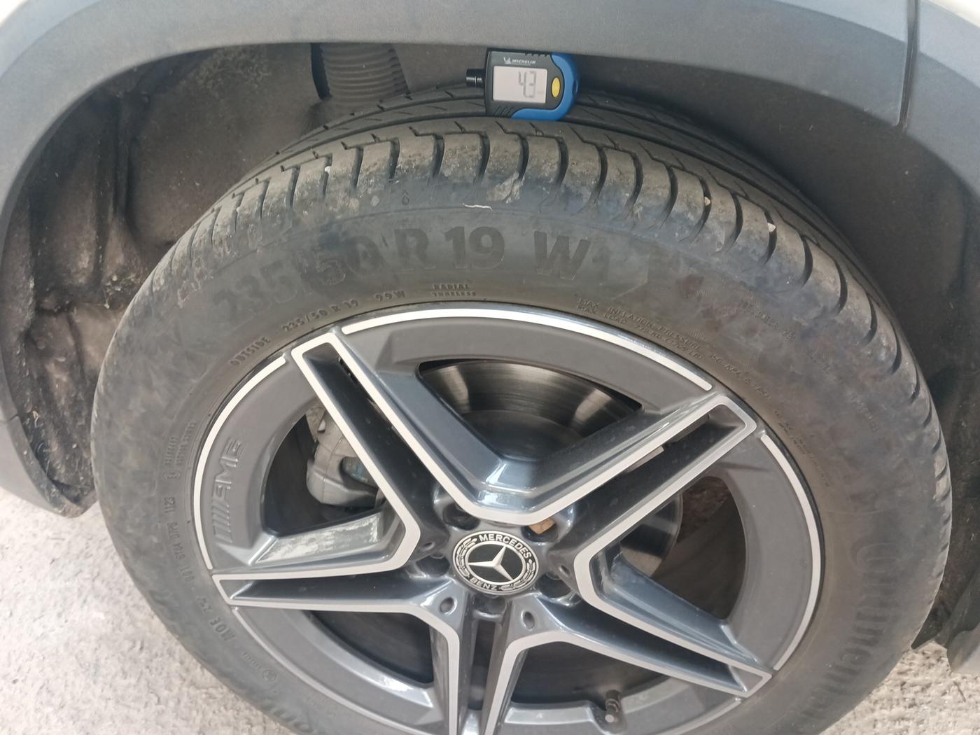 2023 Mercedes Benz GLA Class 220d, Diesel, Automatic, 25,000 km, tyre