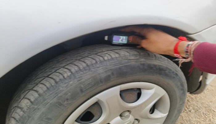 2011 Hyundai Accent EXECUTIVE, Petrol, Manual, 81,518 km, tyre
