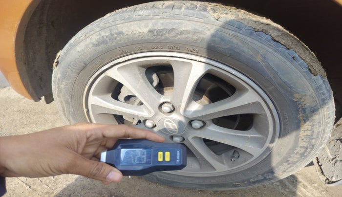 2015 Hyundai Grand i10 ASTA 1.2 KAPPA VTVT, Petrol, Manual, 1,01,000 km, tyre