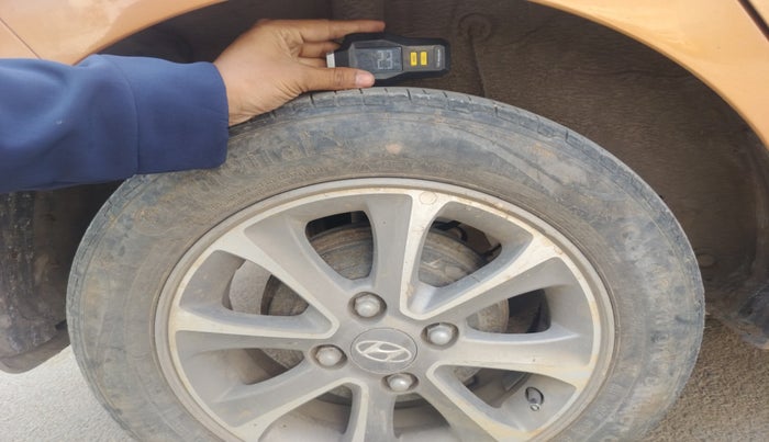 2015 Hyundai Grand i10 ASTA 1.2 KAPPA VTVT, Petrol, Manual, 1,01,000 km, tyre