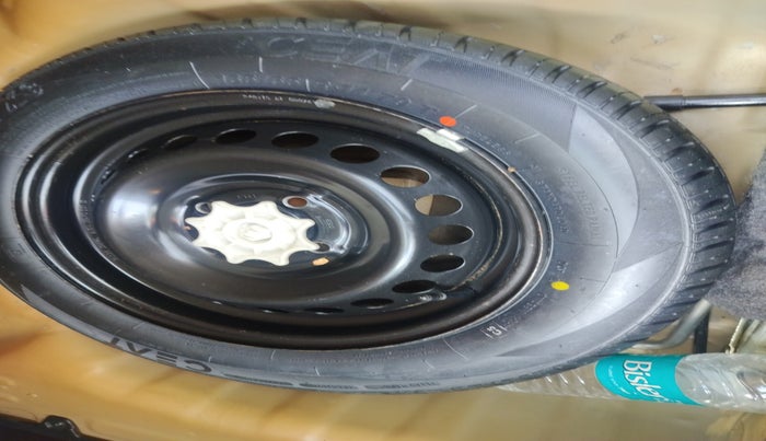 2015 Hyundai Grand i10 ASTA 1.2 KAPPA VTVT, Petrol, Manual, 1,01,000 km, tyre