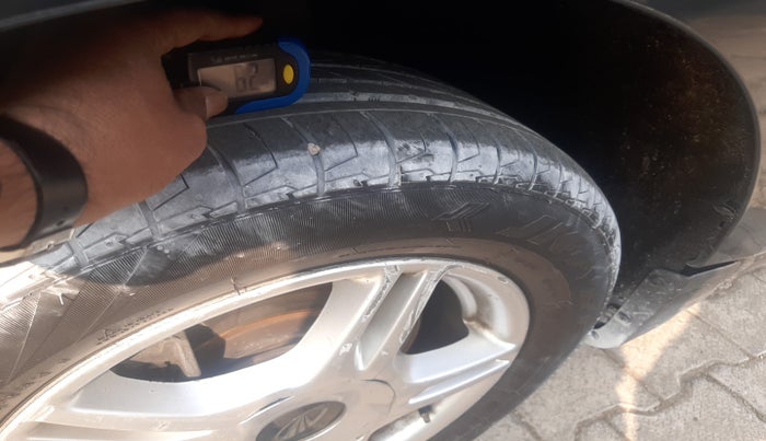 2018 Mahindra MARAZZO M6 8 STR, Diesel, Manual, 2,17,268 km, tyre