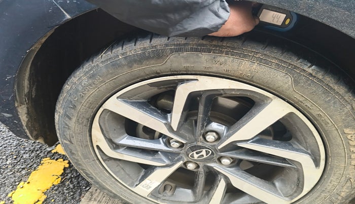 2022 Hyundai GRAND I10 NIOS ASTA AMT 1.2 KAPPA VTVT, Petrol, Automatic, 34,675 km, tyre