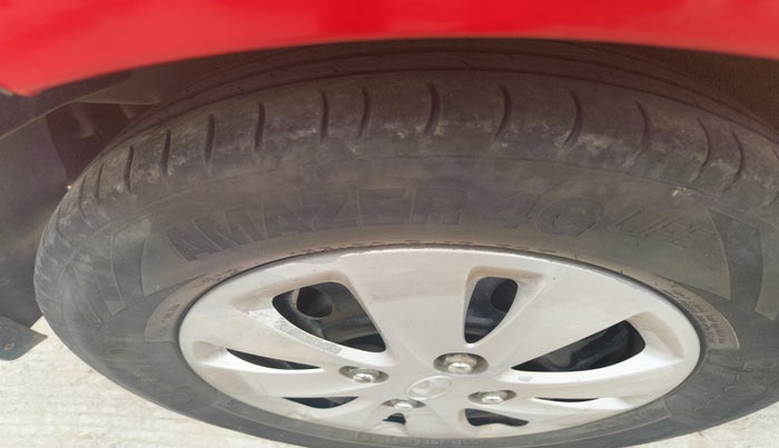 2012 Hyundai i10 MAGNA 1.2, Petrol, Manual, 64,107 km, tyre