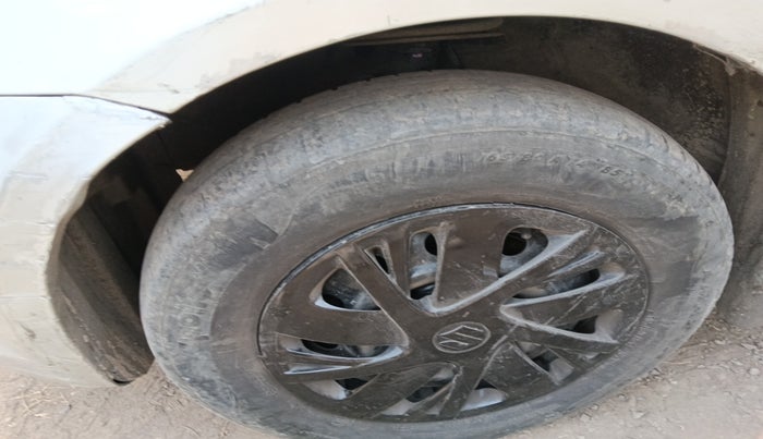 2010 Maruti Swift LXI, Petrol, Manual, 71,189 km, tyre