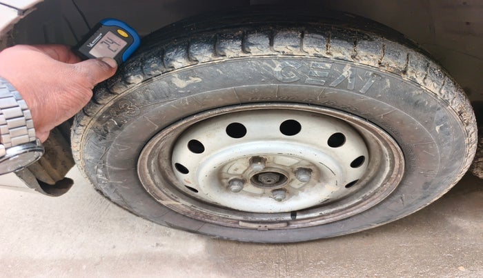 2012 Maruti Wagon R 1.0 LXI, Petrol, Manual, 1,19,547 km, tyre