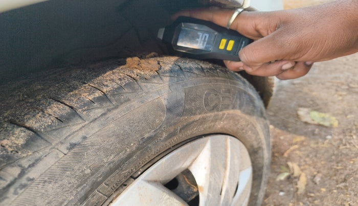 2022 Maruti Alto LXI OPT CNG, Petrol, Manual, 45,796 km, tyre