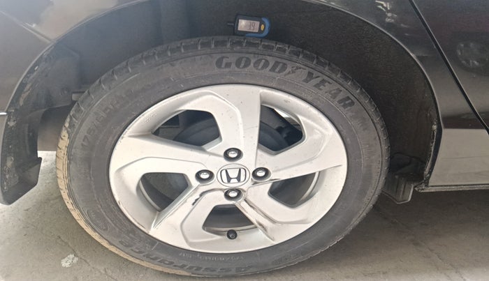 2016 Honda City 1.5L I-VTEC VX CVT, Petrol, Automatic, 25,960 km, tyre