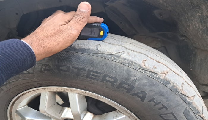 2016 Mahindra TUV300 T8, Diesel, Manual, 1,38,000 km, tyre