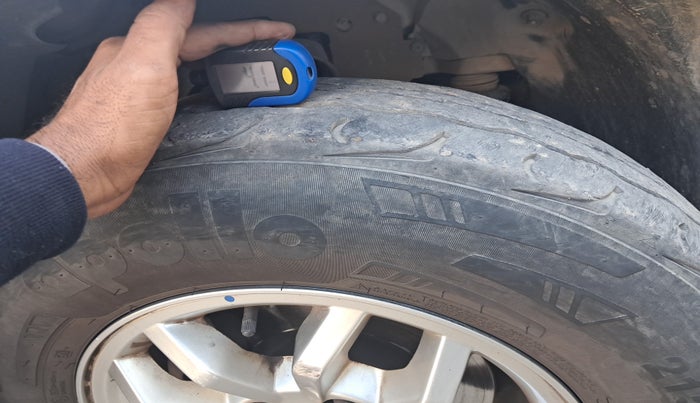 2016 Mahindra TUV300 T8, Diesel, Manual, 1,38,000 km, tyre