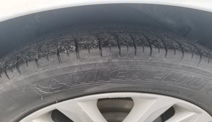 2015 Hyundai New Elantra 1.6 SX AT DIESEL, Diesel, Automatic, 1,50,469 km, tyre