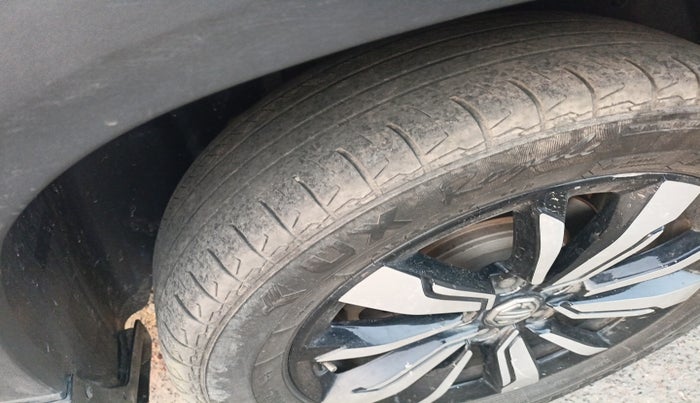 2020 MG HECTOR PLUS SHARP 2.0 DIESEL TURBO MT 6-STR, Diesel, Manual, 1,02,900 km, tyre