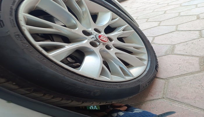 2013 Jaguar XF 3.0 DIESEL, Diesel, Automatic, 58,000 km, tyre