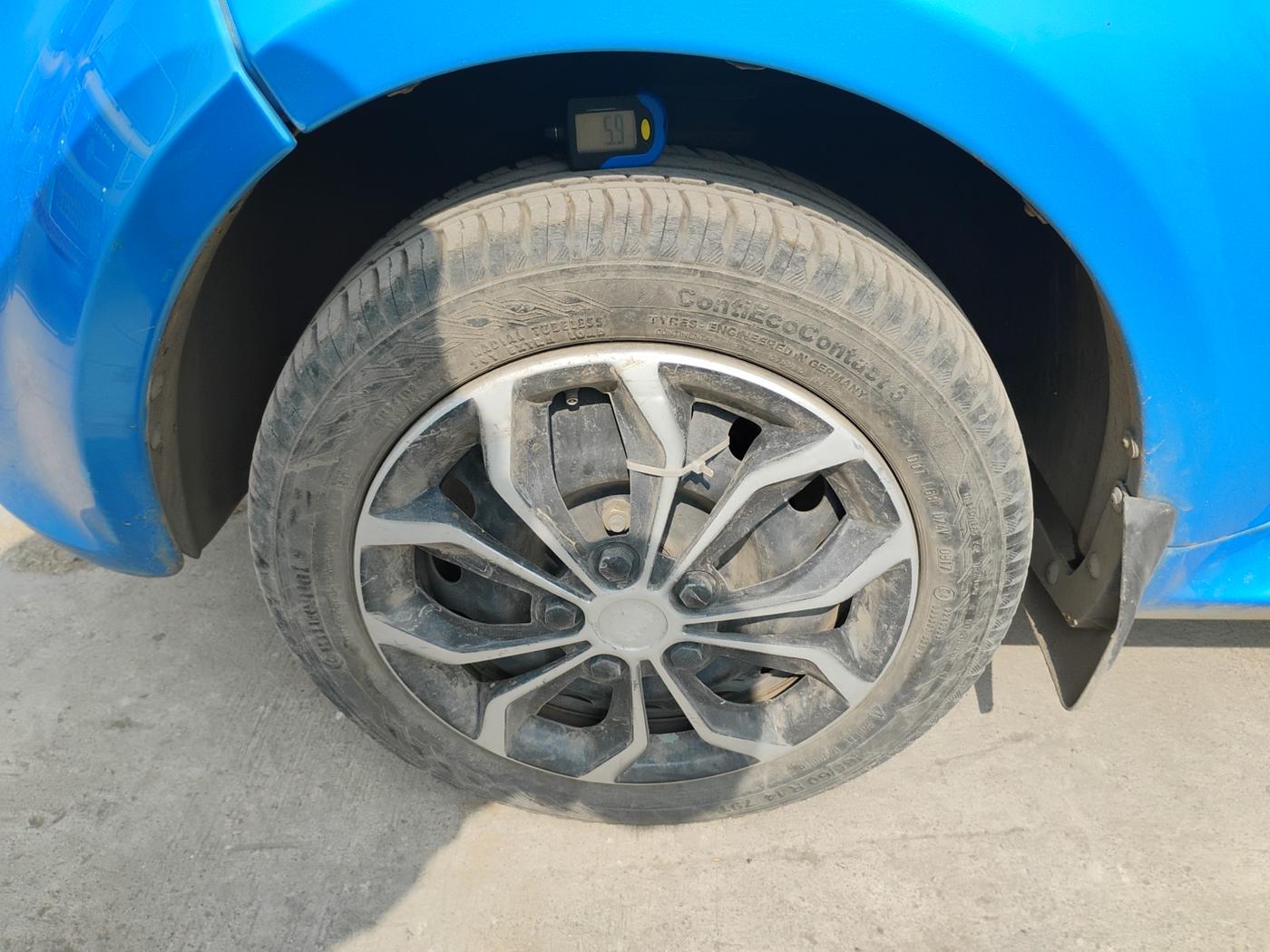 2017 Mahindra E20 Plus P4, Electric, Automatic, 24,439 km, tyre