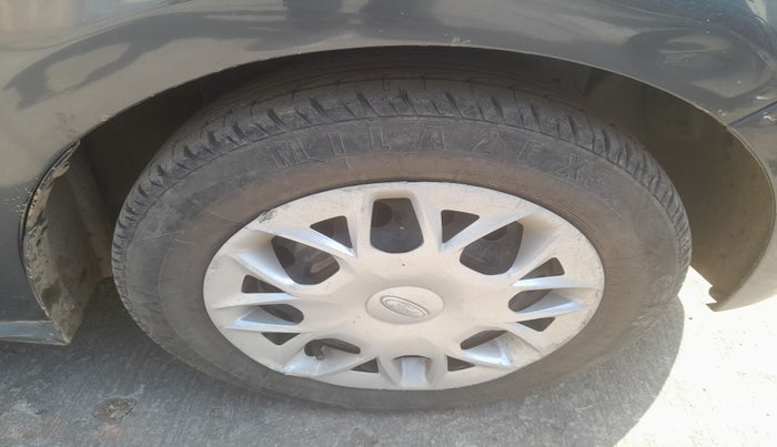 2017 Ford Figo Aspire AMBIENTE 1.2 PETROL ABS, Petrol, Manual, 87,000 km, tyre