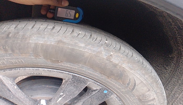 2019 Maruti Vitara Brezza ZDI, Diesel, Manual, 81,683 km, tyre