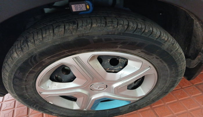 2022 Tata NEXON EV XM, Electric, Automatic, 4,770 km, tyre