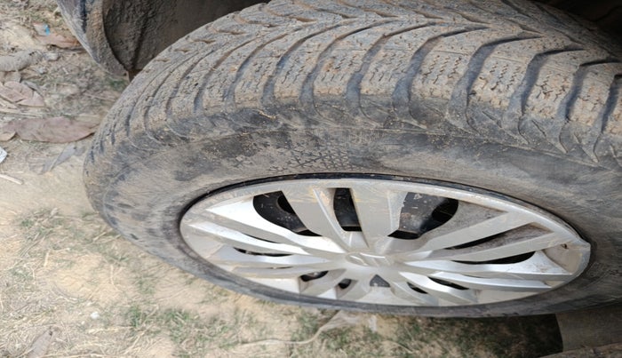 2017 Maruti Dzire VDI, Diesel, Manual, 98,471 km, tyre