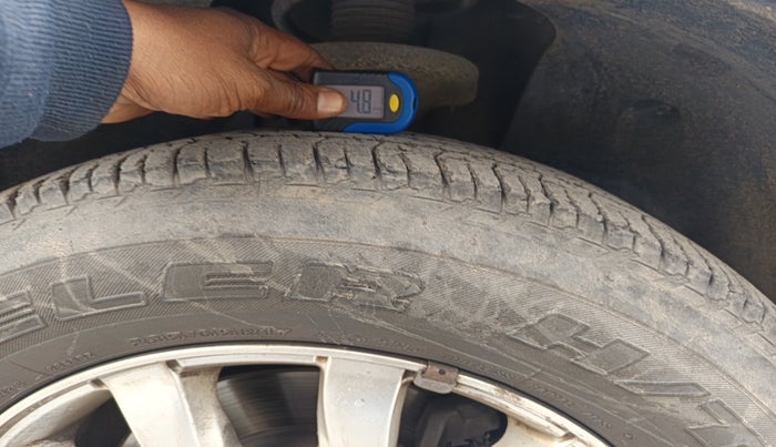 2016 Mahindra XUV500 W10 1.99, Diesel, Manual, 1,31,583 km, tyre