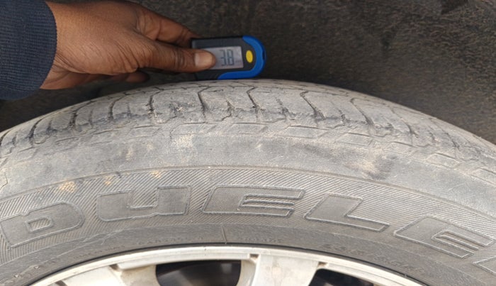 2016 Mahindra XUV500 W10 1.99, Diesel, Manual, 1,31,583 km, tyre