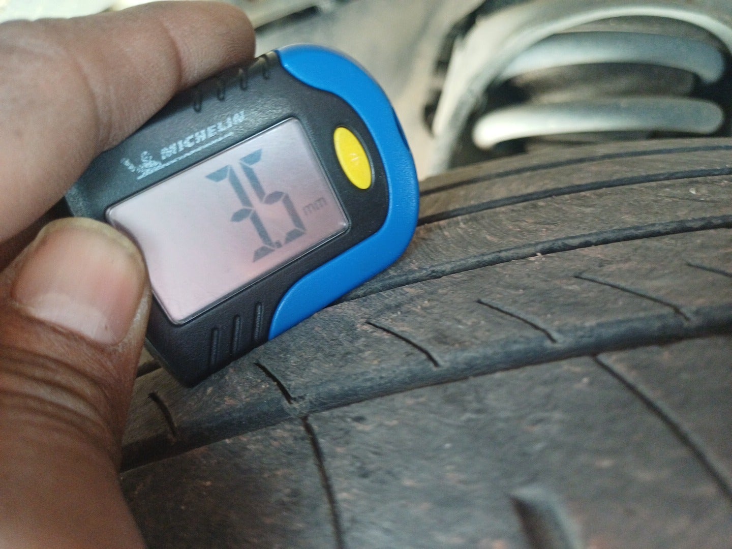 Used 2016 Toyota Innova Crysta 2.4 ZX 7 STR Manual | CARS24