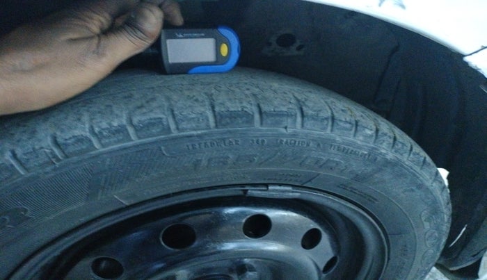 2014 Maruti Wagon R 1.0 LXI CNG, Petrol, Manual, 1,07,507 km, tyre