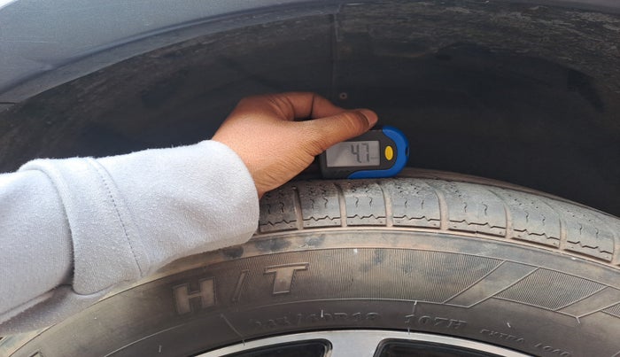 2018 Mahindra XUV500 W11, Diesel, Manual, 63,925 km, tyre