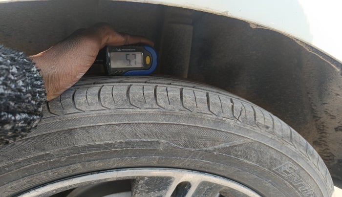 2013 Ford Figo ZXI 1.4 DIESEL, Diesel, Manual, 2,03,591 km, tyre