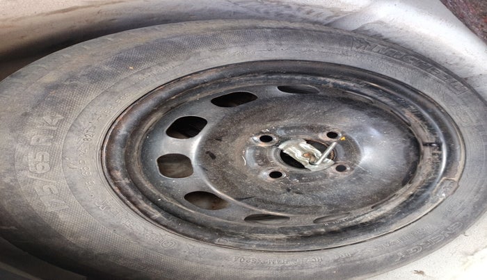 2013 Ford Figo ZXI 1.4 DIESEL, Diesel, Manual, 2,03,591 km, tyre