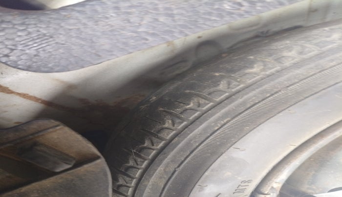 2013 Maruti Wagon R 1.0 VXI, Petrol, Manual, 84,443 km, tyre