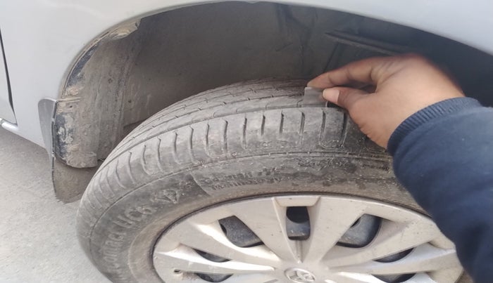 2011 Toyota Etios G, Petrol, Manual, 93,921 km, tyre